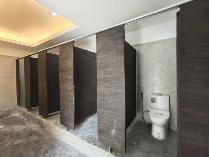 For Rent 4-fl. Office Building ( include rooftop) in Soi Convent , Silom 13