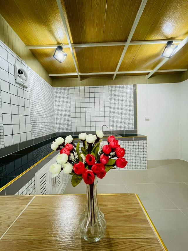 หมู่บ้านร่มเงาไม้  ถนนวัดลาดปลาดุกทาวน์เฮ้าส์ 2 ชั้น หลังมุม ถนนเมน ตกแต่งใหม่พร้อมอยู่  เปลี่ยนระบบไฟใหม่ทั้งหลัง /ค้าขายได้/เพิ่มพื้นที่ใช้สอย 8