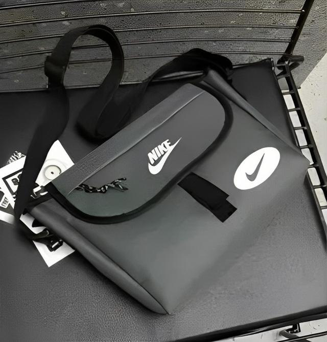 ขายกระเป๋าสะพายข้าง Nike 4