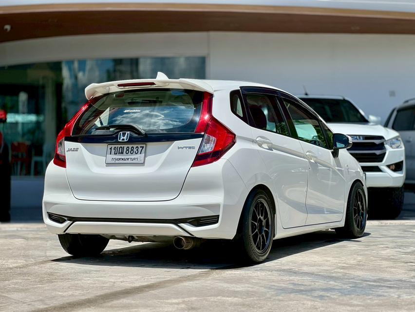 ปี 2020 HONDA JAZZ, 1.5 i-VTEC S โฉม ปี14-ปัจจุบันสีขาว เกียร์ออโต้ เครื่องเบนซิน มือเดียวป้ายแดง 3