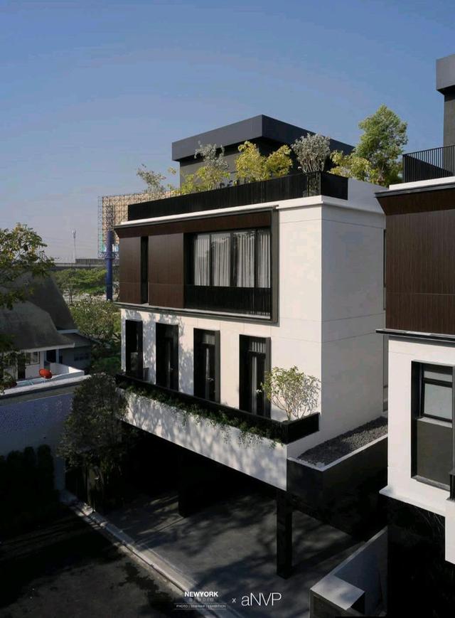 ขายบ้านเดี่ยว 3 ชั้น ระดับ Luxury พร้อมลิฟต์ในบ้าน | พระราม 9-รามคำแหง | ขนาด 515 ตรม. | 4 ห้องนอน | 5 ห้องน 1