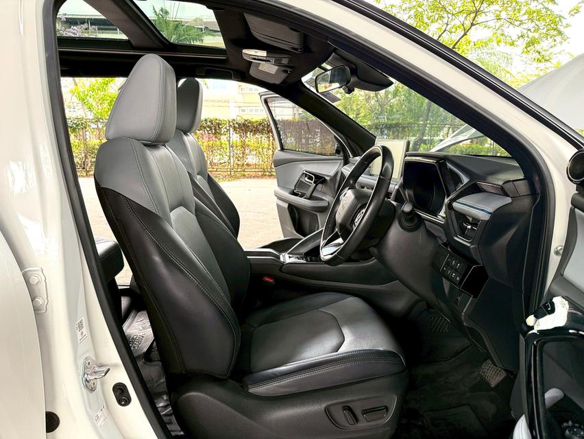 ขายรถ Toyota Yaris Cross 1.5 HEV ปี 2024 สีขาว เกียร์ออโต้ รูปที่ 9