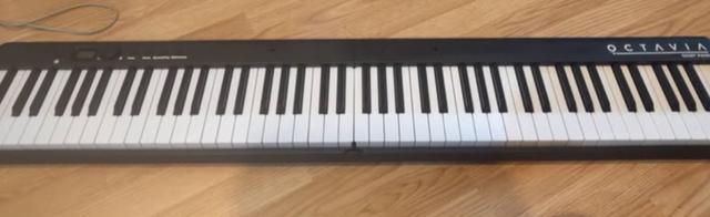 Keyboard Octavia BX - 20 มือสอง