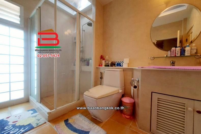 บ้านเดี่ยว เนื้อที่ 119.8 ตร.ว. หมู่บ้านผกามาศ (ปรีดีพนมยงค์ 14) ถนนสุขุมวิท แขวงประเวศ เขตประเวศ 14