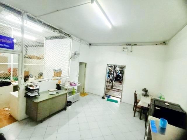 ตรม.ละ 50 บาท ลด50% ถูกที่สุดในโลก นิคมลาดกระบัง 1 กม. โกดังให้เช่าพร้อมสำนักงาน 3 นอน 4 น้ำ 175ตร.ว.700 ตร.ม.ตลาดลำปลาท 2