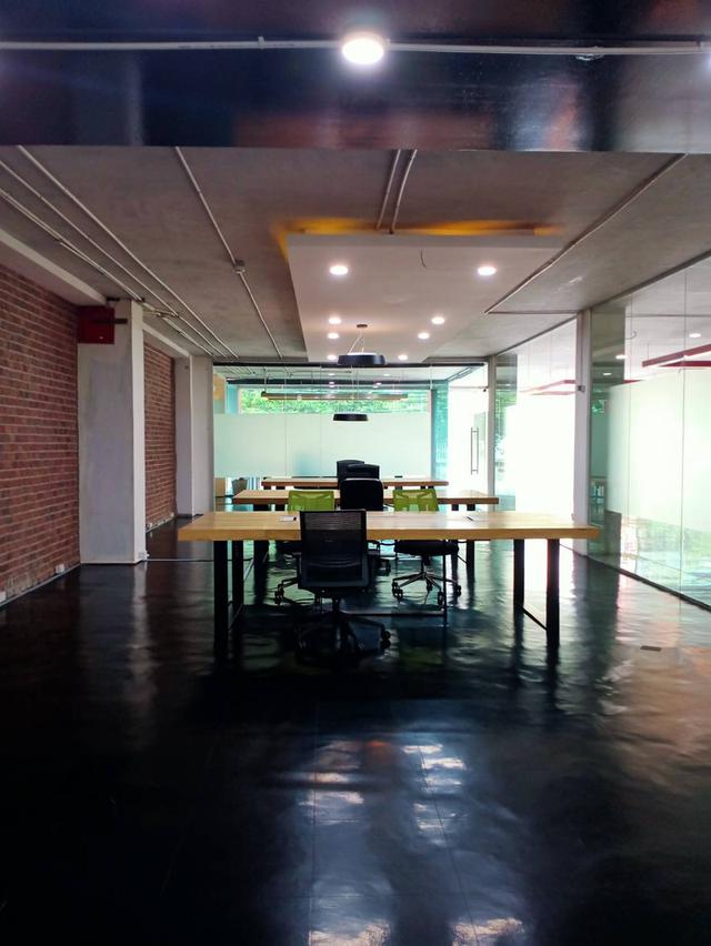 ให้เช่าพื้นที่ชั้น 1 เอกมัย พื้นที่ 180 ตร.ม. เหมาะสำหรับ โชว์รูม ออฟฟิศ อื่นๆ ใกล้เคียง ทองหล่อ พร้อมพงษ์ สุขุมวิท เพชรบุรีตัดใหม่ 6