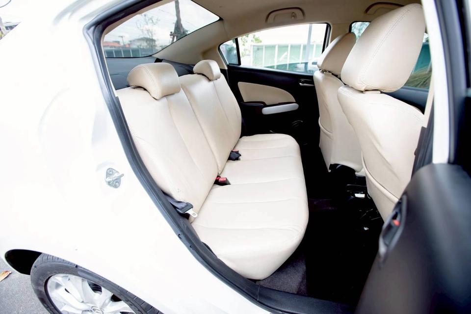 Mazda2 1.5 Groove Sedan ปี 2011 สีขาว เกียร์ออโต้ 13