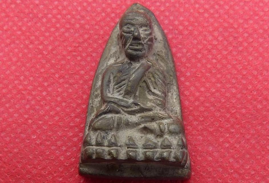 หลวงปู่ทวดพิมพ์ใหญ่หลังเตารีด