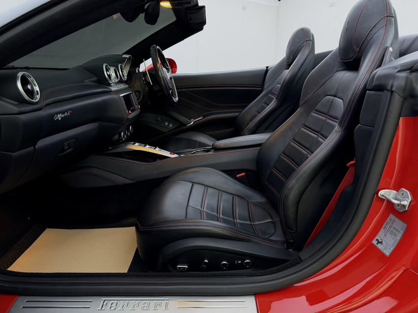 Ferrari California T ปี 2016 10