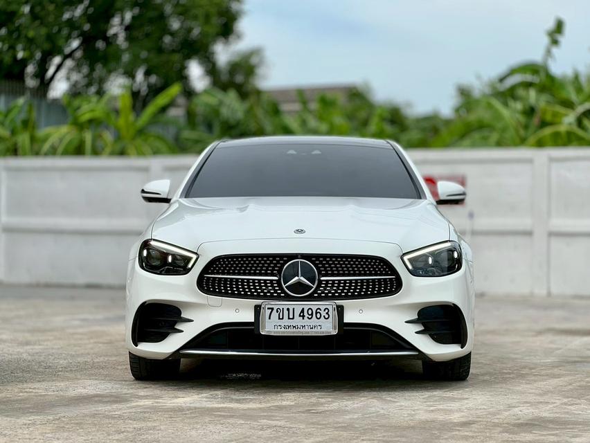 ปี 2021 BENZ E-CLASS, E300e 2.0 AMG DYNAMICโฉม W213 ปี16-24 (facelift) สีขาว รูปที่ 2
