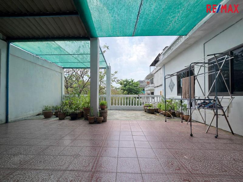 ขายอาคารพาณิชย์ 3.5 ชั้น 3 คูหา พระราม 2 ซอยสะแกงาม 35/3 พื้นที่ใหญ่ เหมาะทำธุรกิจ 11