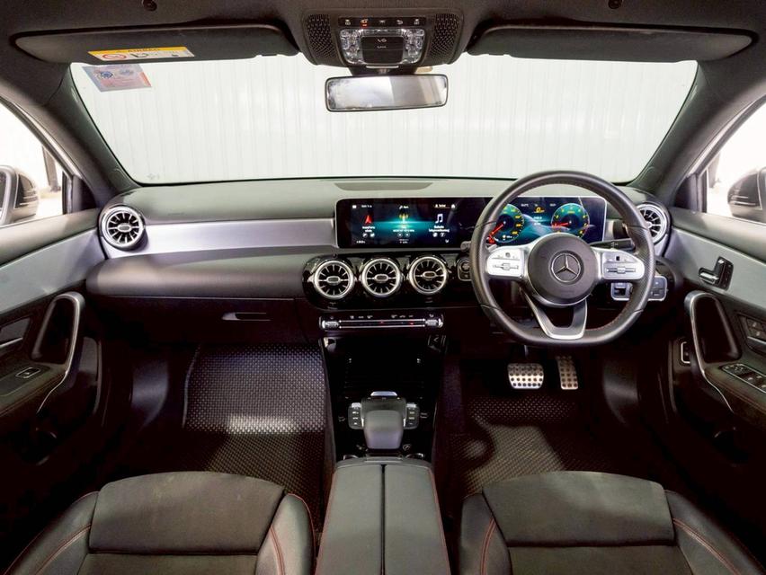 Mercedes Benz A200 AMG ปี จด 2021 12