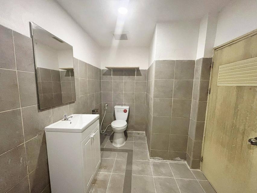 Townhouse for rent, Sukhumvit 23, 11,400Thb/month Line ID: 2424yusuke 3