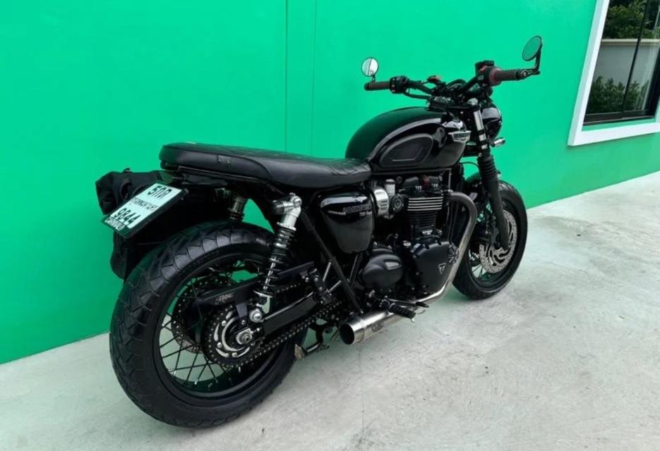 Triumph Bonneville 1200 T120 Black 3