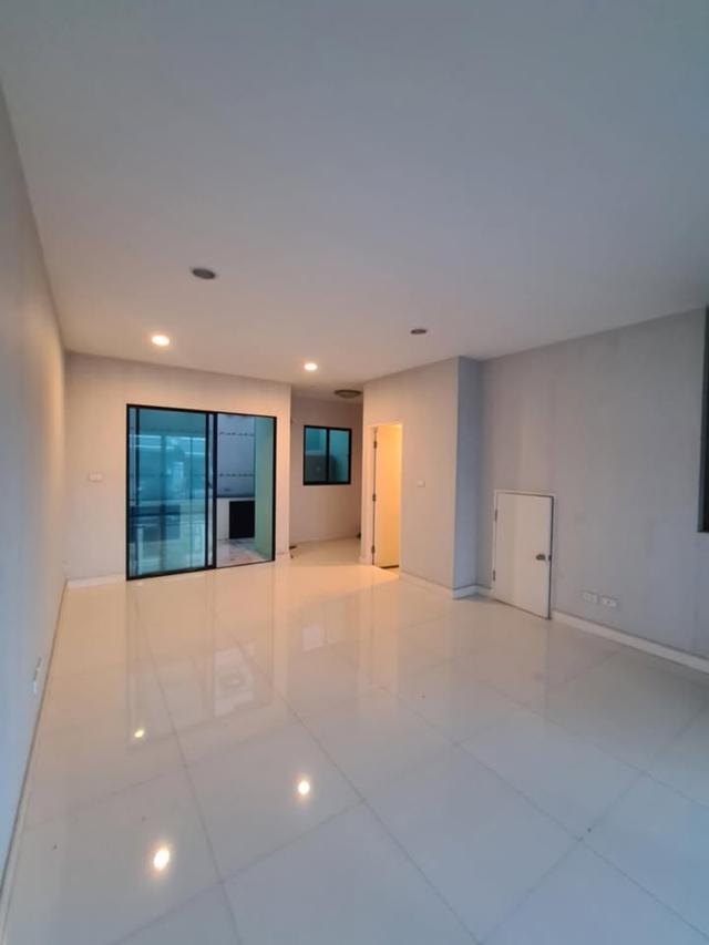 ขายทาวน์โฮม 3 ชั้น บ้านกลางเมือง งามวงศ์วาน ทำเลดี ใกล้ The Mall (เจ้าของขายเอง) 3