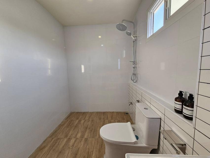 🏡🎉 ทาว์เฮ้าส์สองชั้น รีโเนวทใหม่ ตกแต่งพร้อมอยู่ ทำเลใกล้เมือง #ช้างเผือก - ราคา 2.49 ล้านบาท 🔥新建房屋出售 2 卧室 3 卫生间 - 价格 2.49 MB 🔥 8