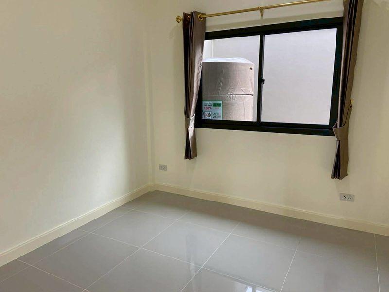 ทาวน์เฮ้าส์ชั้นเดียวห้องริม สภาพใหม่ ใกล้นิึคมไฮเทคอยุธยา มบ.เปรมประชาไอดอล 4