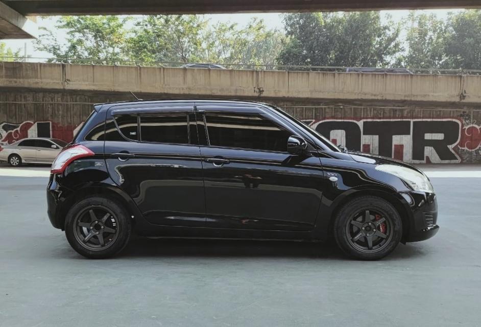 Suzuki Swift GL 1.25 Aoto 2016 / 2017  4