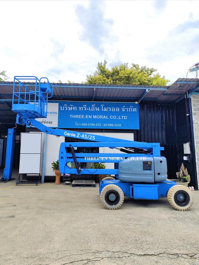 รถกระเช้า Boom Lift Genie Z-45/25