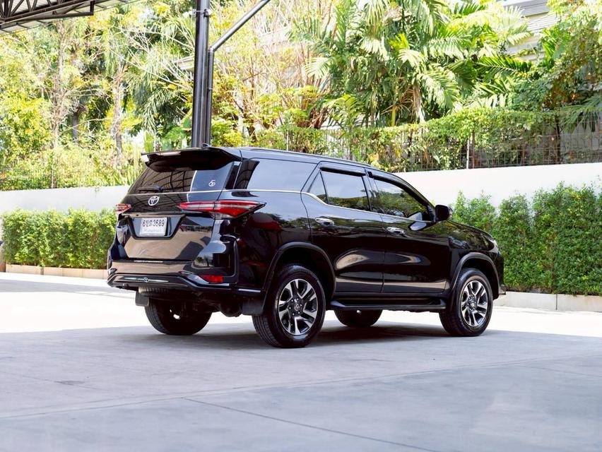 Toyota Fortuner 2.4G ปี22 5