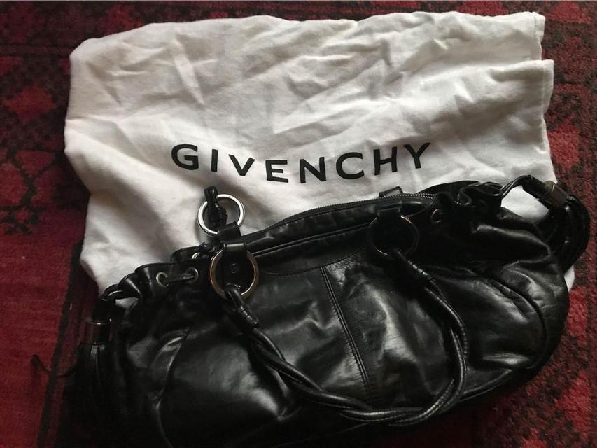 กระเป๋า Givenchy มือสอง 3