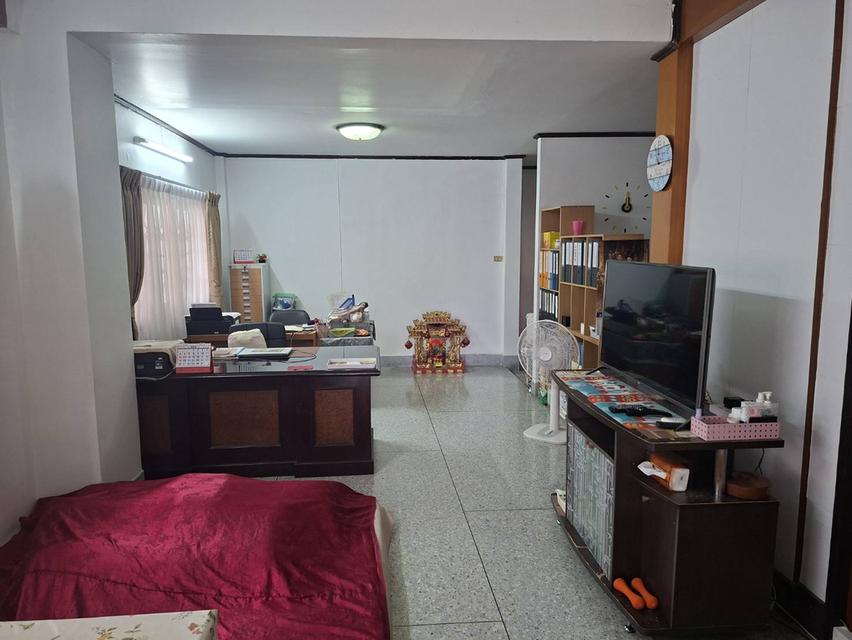 บ้านแฝด 3 ห้องนอน 2 ห้องน้ำ 4