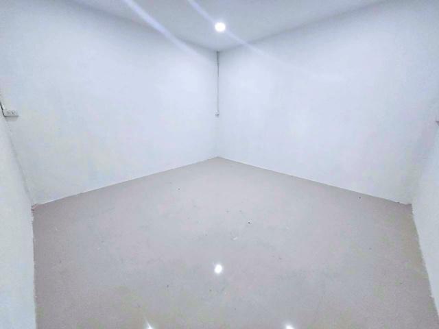 พร้อมออฟฟิศ เดินทางสะดวก เลียบคลองบางน้ำจืด 1.3 กม. 400 ตร.ม ให้เช่าโกดัง โรงงาน สถานีรถไฟบางน้ำจืด 350 ม.ถ.เอกชัย-พระรา 6