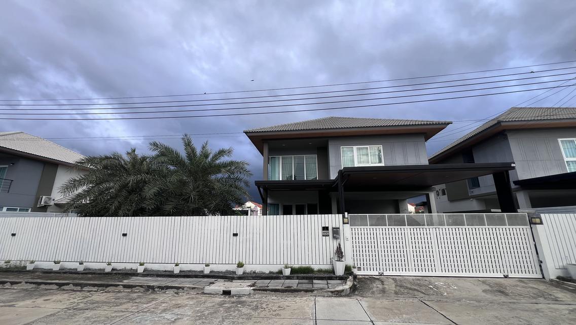 ขายบ้านเดี่ยว เนื้อที่ 108 ตรว  หนู่บ้าน ติด ถนน เลียบวารี หนองจอก โครงการ The extenso เลียบวารี 1