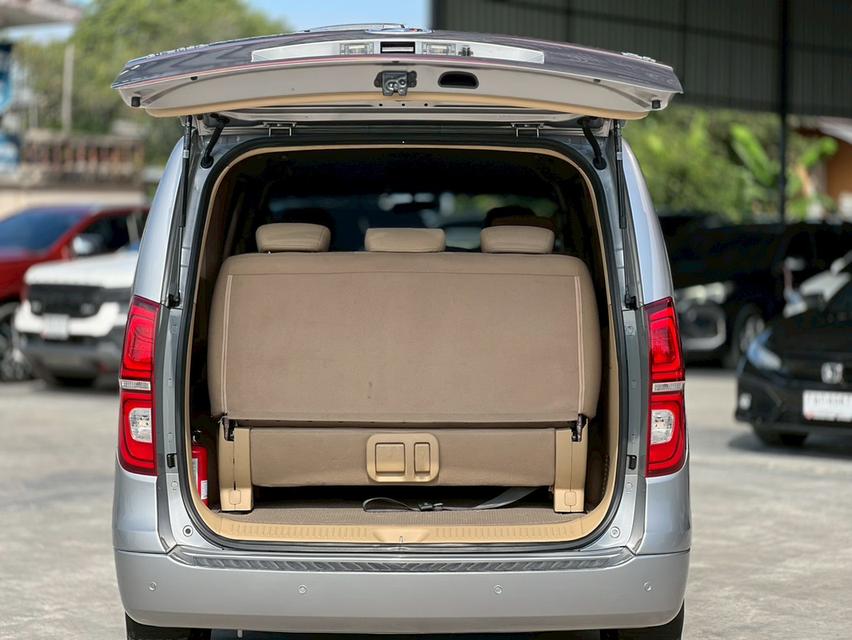 ปี 2018 HYUNDAI H1, TOURING คู่มือบุ๊คเซอร์วิสครบ 18