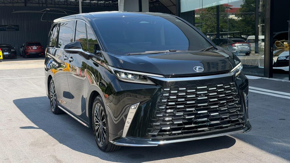 (แจ้งรหัสรถ KPV53 ) 2024 จด25 LEXUS LM 350h EXECUTIVE 7 Seats รูปย่อยที่ 3
