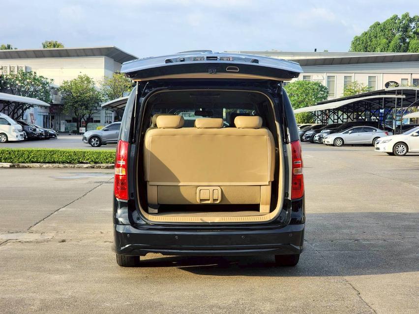 รหัสรถ 67GG549 🚐🚙HYUNDAI H1 DELUXE 2018 ตัวสุดท้าย สีดำ ภายในเบจ