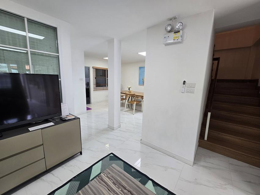 🏡 ทาวน์โฮม 2 ชั้น [4 นอน 3 น้ำ] ทำเลทองใกล้ MAYA เพียง 500 ม. แต่งครบพร้อมเครื่องอบผ้า! Premium 2-Storey Townhome [4 Beds 3 Baths] 10