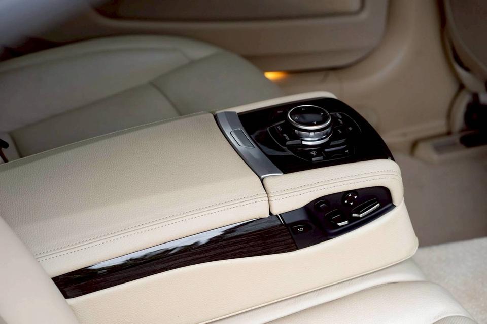 รหัสรถ PR20 Bmw 730 Li ( Model F02 LCI )ปี 2015  9