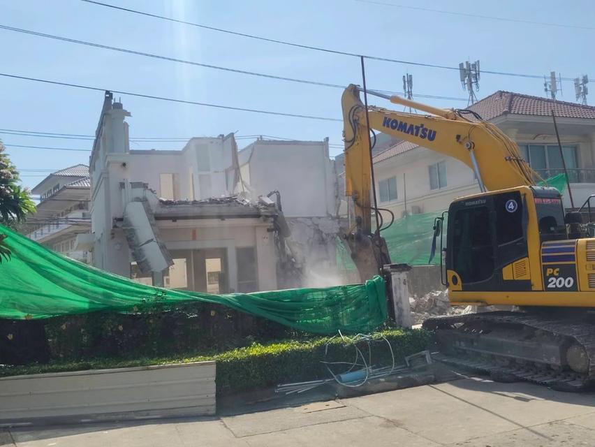 รับรื้อถอนบ้าน อาคาร รับรื้อถอนภายใน รับทุบตึกบ้าน รับทุบตึกอาาคาร รับทุกโกดัง สนใจโทร0836049581