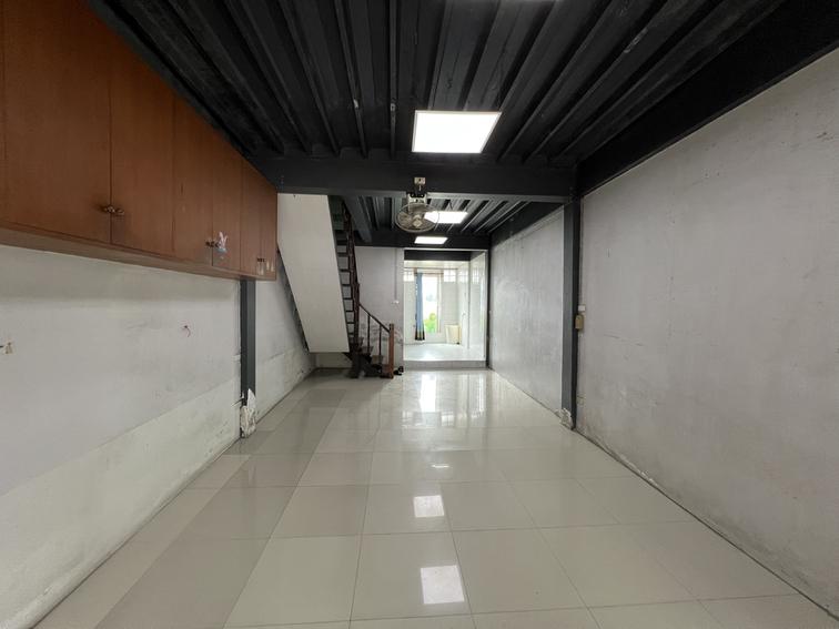 ขายทาวน์เฮ้าส์ 2 ชั้น ทำเลทอง “เลี่ยงเมืองปากเกร็ด” ใกล้รถไฟฟ้าสายสีชมพูเพียง 2 นาที 5