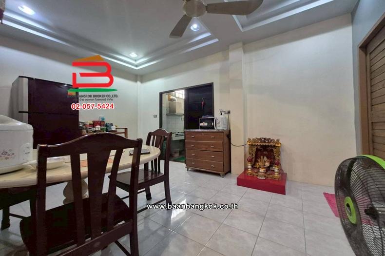 ทาวน์เฮาส์ หมู่บ้านบางใหญ่ซิตี้ (ซอย15) เนื้อที่ 36 ตร.ว. ใกล้ตลาดบางใหญ่ ถนนกาญจนาภิเษก ตำบลเสาธงหิน อำเภอบางใหญ่ นนทบุรี 13