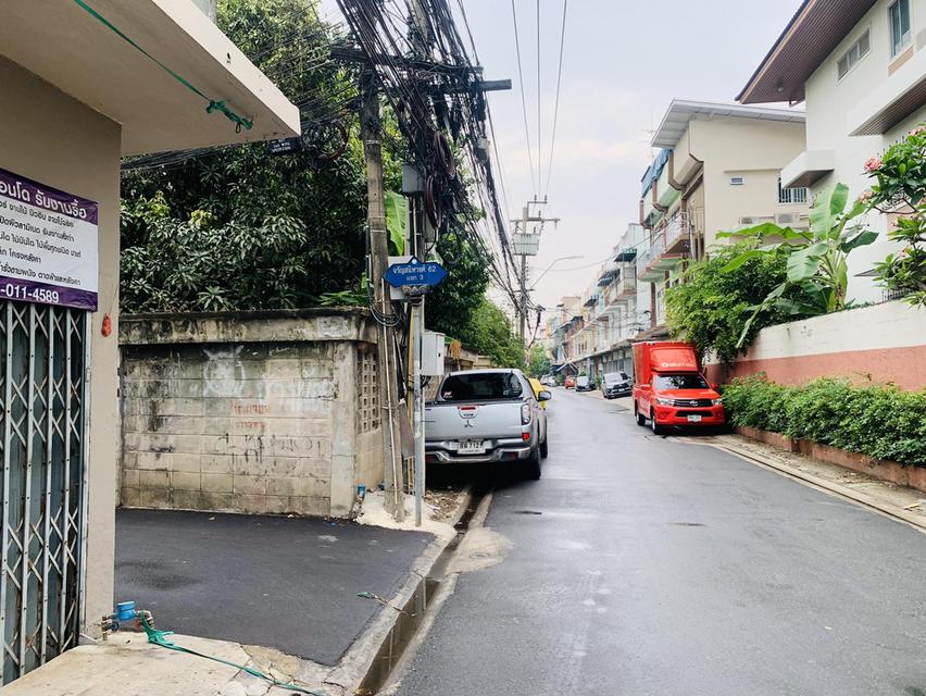 ขายบ้านเดี่ยวไม้ 2 ชั้น ในซอยจรัญฯ 62 แยก 3 ติดรถไฟฟ้าศิริธร หรือแยกบางพลัด