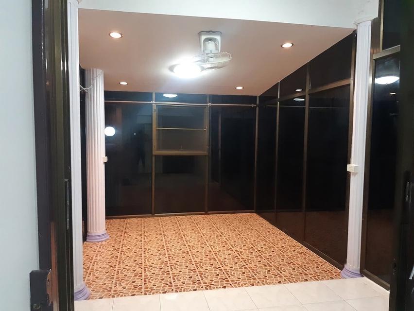บ้านมือสอง 24ตรว หมู่บ้านรุ่งพิทักษ์ รีโนเวทพร้อมอยู่ ทำเลทอง ห่างห้าง 4 นาที 4