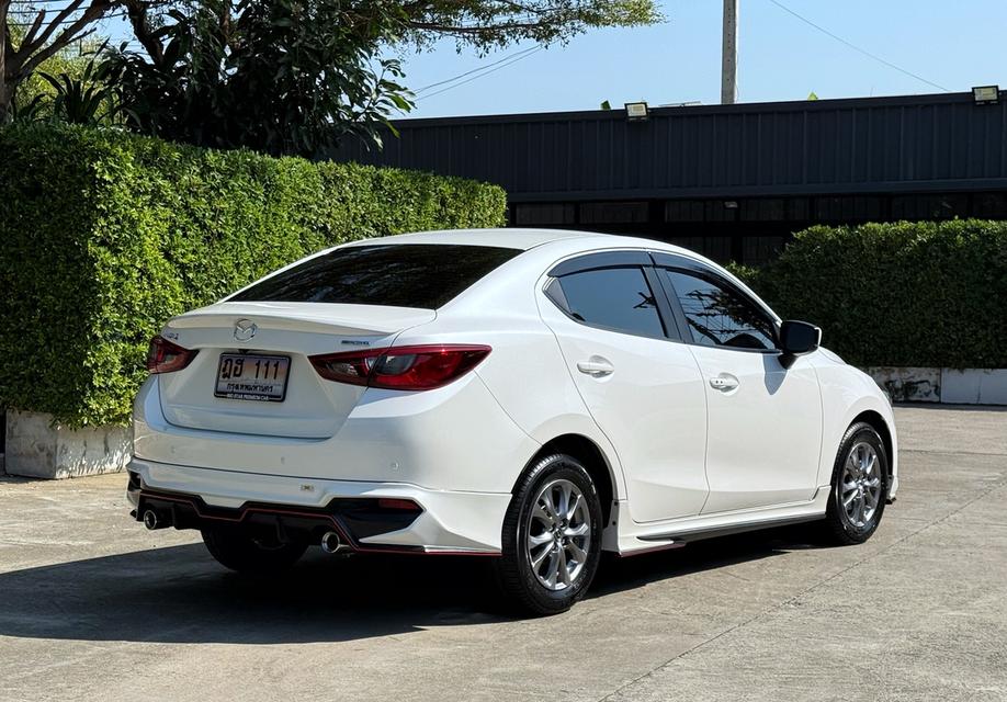 2022 MAZDA 2 1.3 C รถมือเดียวออกป้ายแดง สภาพเหมือนรถใหม่ รถวิ่งน้อย เข้าศูนย์ทุกระยะ ไม่เคยมีอุบัติเหตุครับ 3