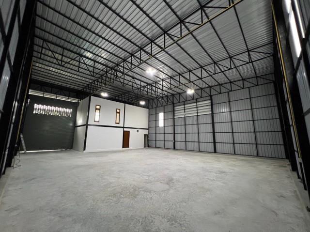 ให้เช่าโกดังพร้อมออฟฟิต โกดัง 250ตรม.ริมถนนซอยธารทอง ตลาดเอซี ย่านลำลูกกา-รังสิตคลอง 4 พร้อมที่จอดรถหน้าโกดัง 6 คัน 2
