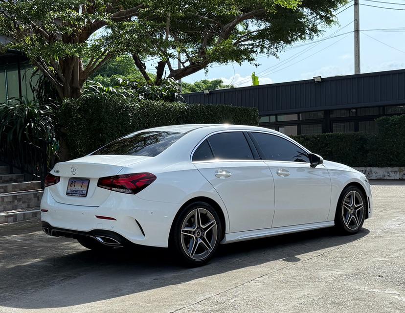 2023 BENZ A200 AMG DYNAMIC รถสภาพป้ายแดง วิ่งน้อยเพียง 24,000 กม รถเข้าศูนย์ทุกระยะ ไม่เคยมีอุบัติเหตุครับ