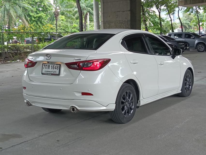 Mazda2 1.3High Connect Sedan ปี2018 สีขาว 5