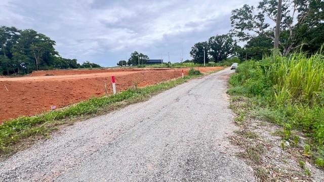 ขายที่ดินปลวกแดงระยอง ขายที่ดินเนื้อที่ 4 - 6 ไร่ (มี 3 โฉนดโฉนดละ 2 ไร่) ผังสีเหลือง 8