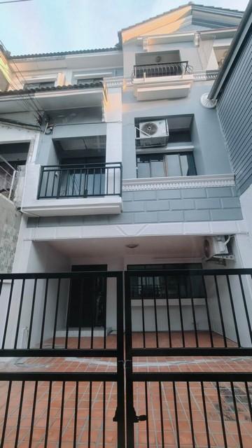 P820 ให้เช่าทาวน์โฮม 3 ชั้น โครงการ บ้านกลางเมือง รัชดา เหม่งจ๋าย รีโนเวทใหม่ ใกล้ MRT พร้อมอยู่สภาพดี สะอาด พร้อมเข้าอยู่ 1