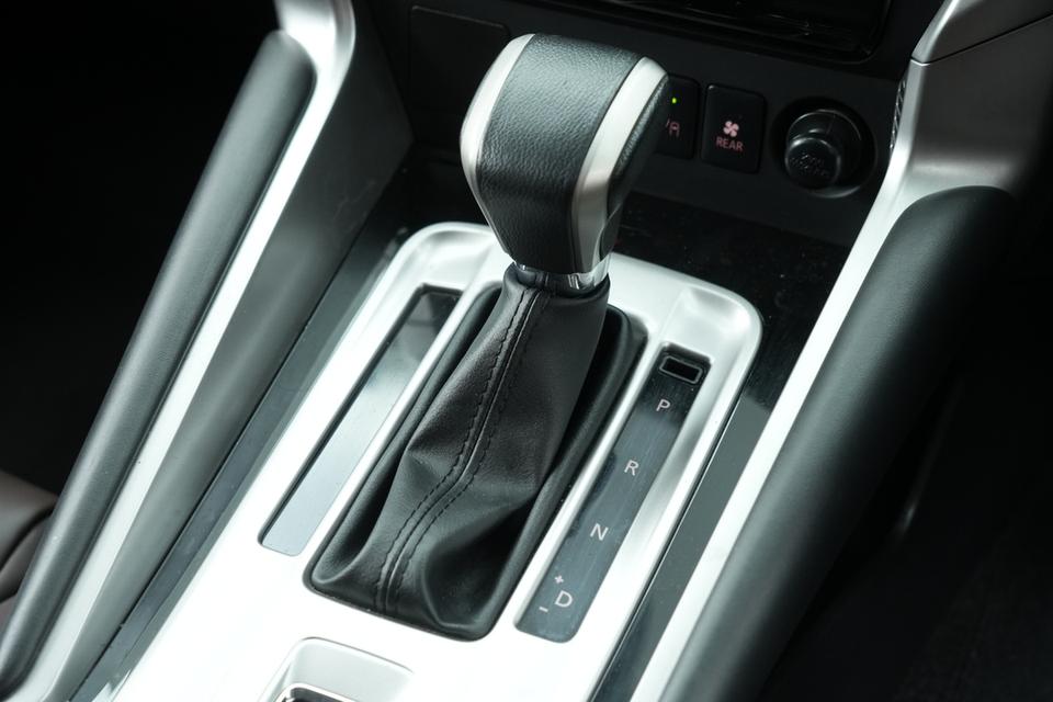 2019 Mitsubishi Pajero Sport 2.4 GT Premium Elite Edition 2WD SUV ดำ ไมล์ 105639 กม. 10