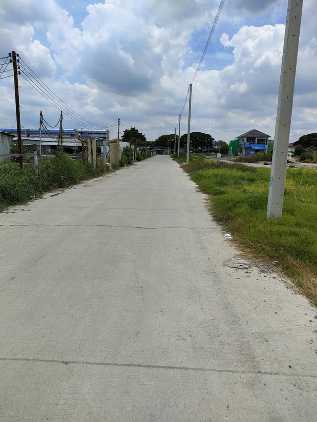 ที่ดินเปล่าถมแล้วพื้นเทคอนกรีตให้เช่าใกล้ 5 แยกวัชรพล กรุงเทพมหานคร 2