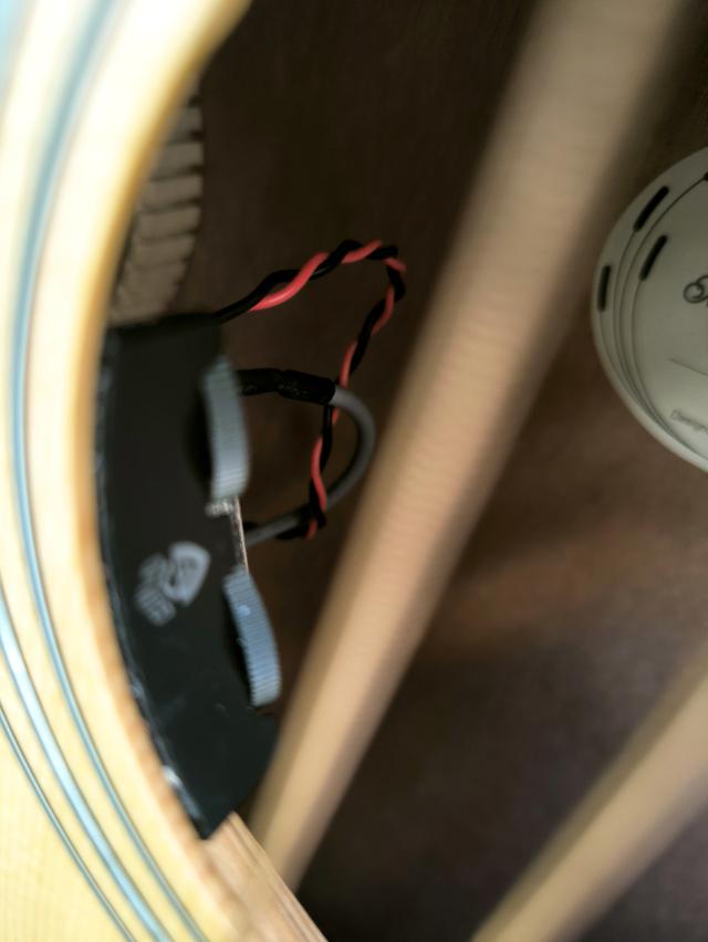 Guild OM-240E กีตาร์โปร่งไฟฟ้า รูปที่ 5