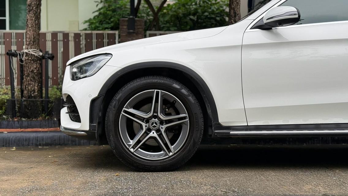 BENZ GLC220d AMG Dynamic ปี 2022 รถมือเดียว ดีเซลตัวท็อป AMG รถสวย ออปชันแน่น SUV หรู ขับดี ประหยัด ใช้งานได้ยาวๆ รูปที่ 5