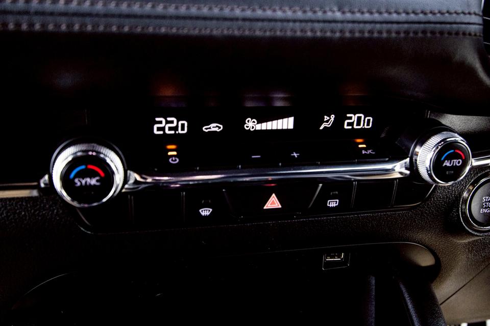 MAZDA 3 2.0 S Sports 2020 13