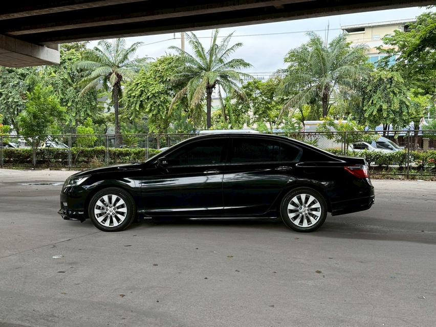 ขายรถ Honda Accord 2.0EL ปี 2014 สีดำ เกียร์ออโต้ 7